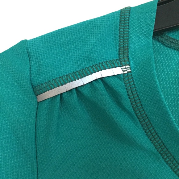 Athleta teal wick it run tunic. XXS - Picture 5 of 10